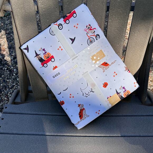 Isaac Mizrahi Halloween Tablecloth 60x84 Puppies Candy Corn Witch Hat NWT - Picture 1 of 9